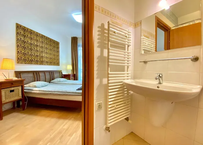 Downtown Vibe Vizz I Apts W Private Balcony 부다페스트